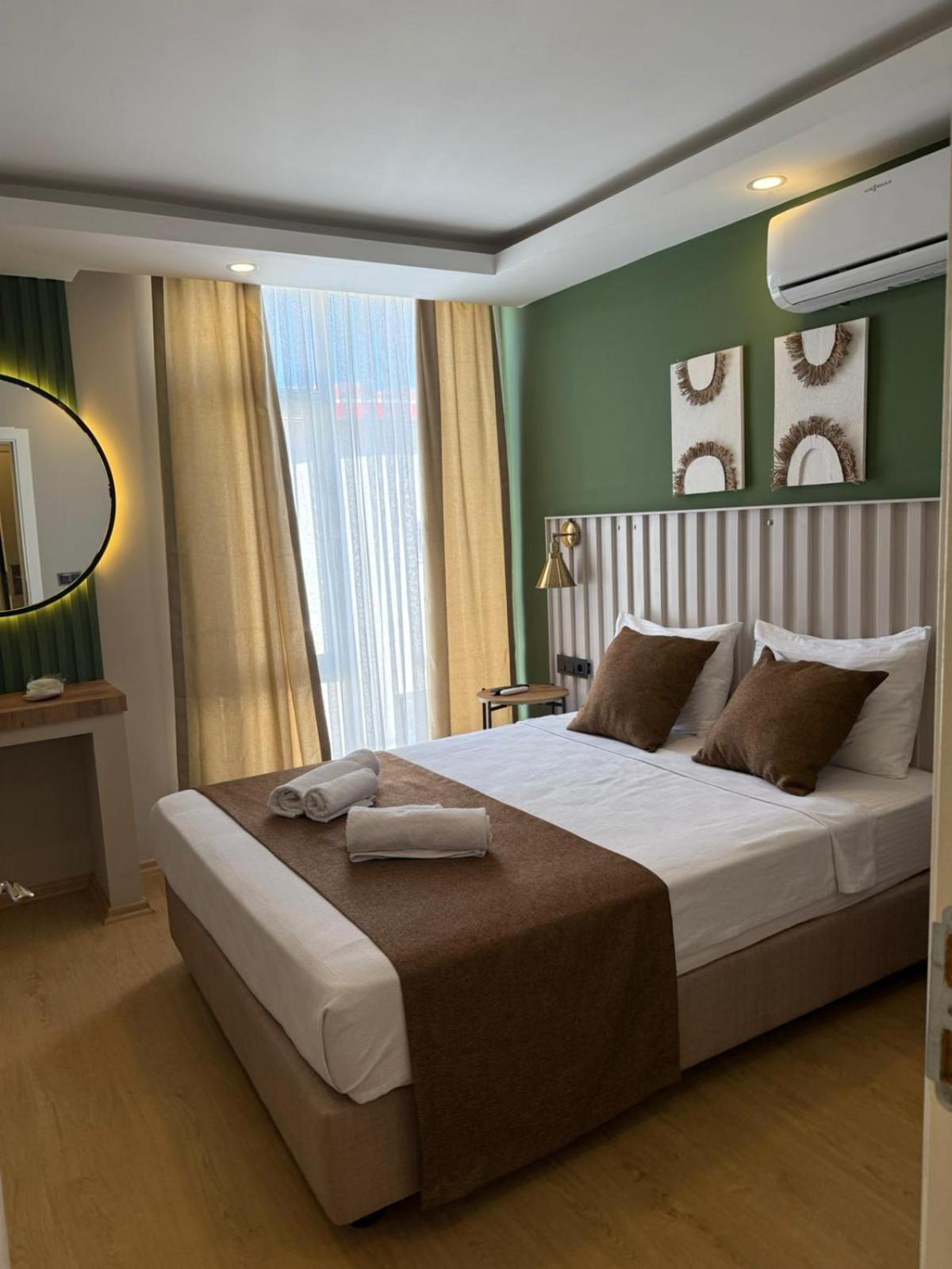 Red Castle Hotel & Pub เบเลก ภายนอก รูปภาพ